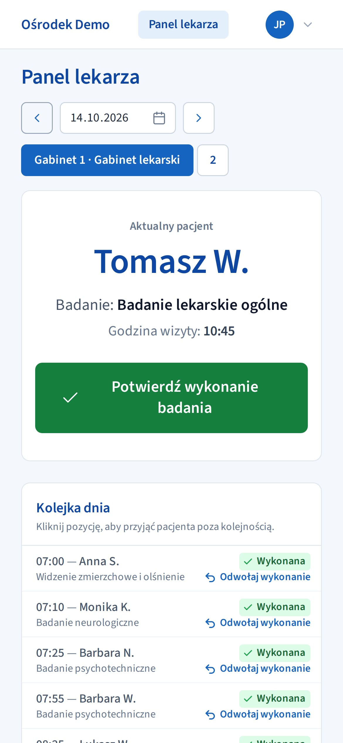 Panel lekarza na telefonie: aktualny pacjent i przycisk potwierdzenia badania